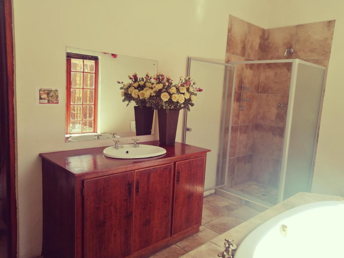 Kuruman Inn Exteriör bild