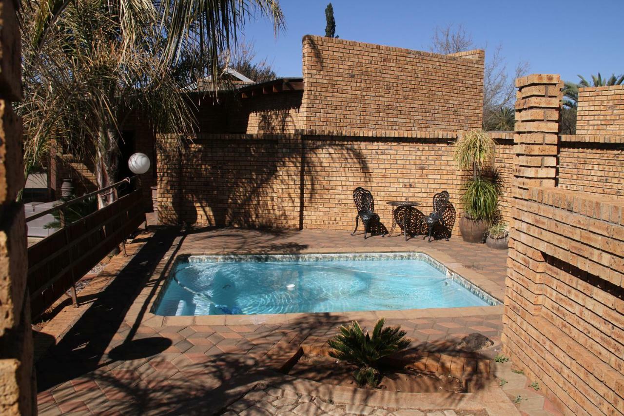 Kuruman Inn Exteriör bild